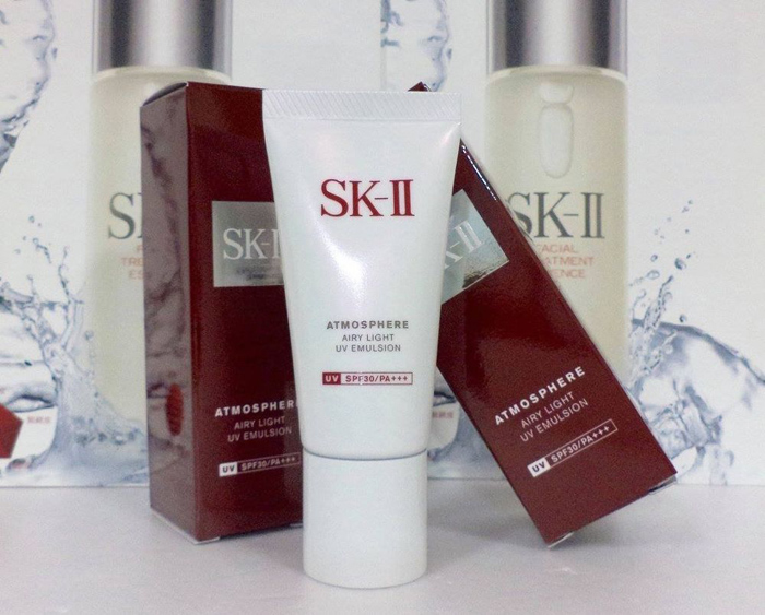 Kem chống nắng SK-II Atmosphere Airy Light UV Emulsion SPF30/PA+++