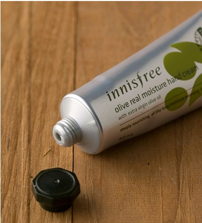 Kem dưỡng trắng da tay Innisfree Olive 50ml